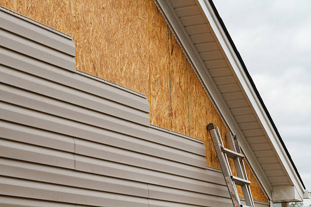 Professional Siding Contractor technician working in Lexington, SC
